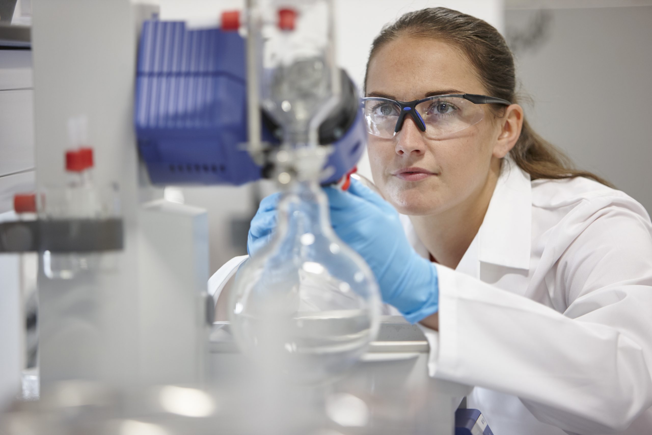 ¿Cuál es la utilidad de un Rotavaporador en un laboratorio?